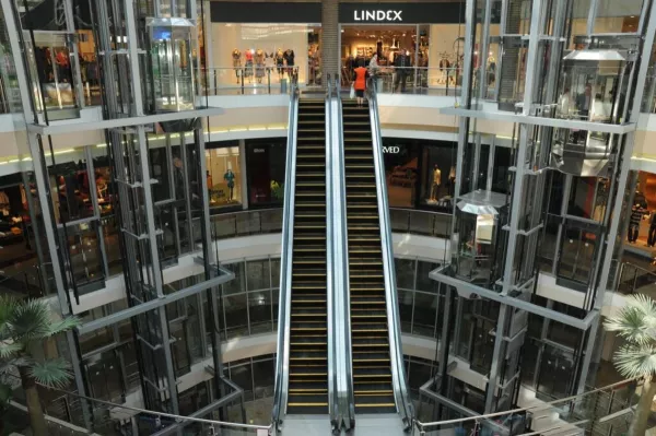 escalators-commercial-fantastika-shopping-mall-novgorod-russia